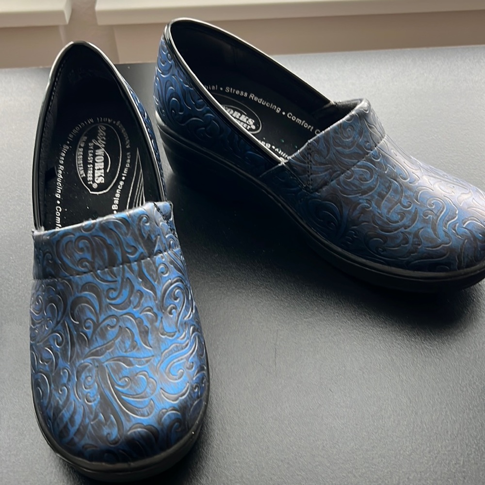 Clogs -Easy Works by Easy Streets Clogs - Laurie/ SZ 7.5 W